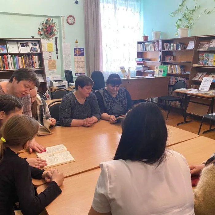 Поэты спасают мир