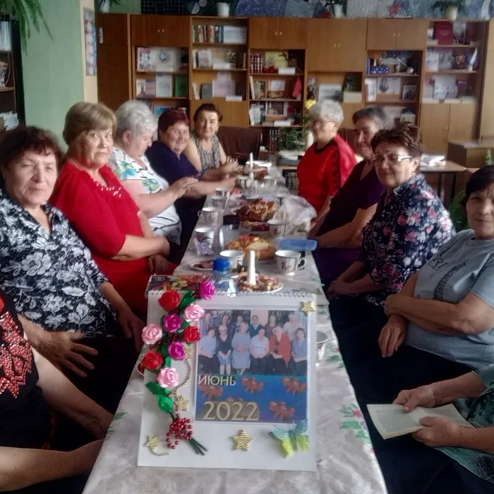 Цветы мне нежно улыбались