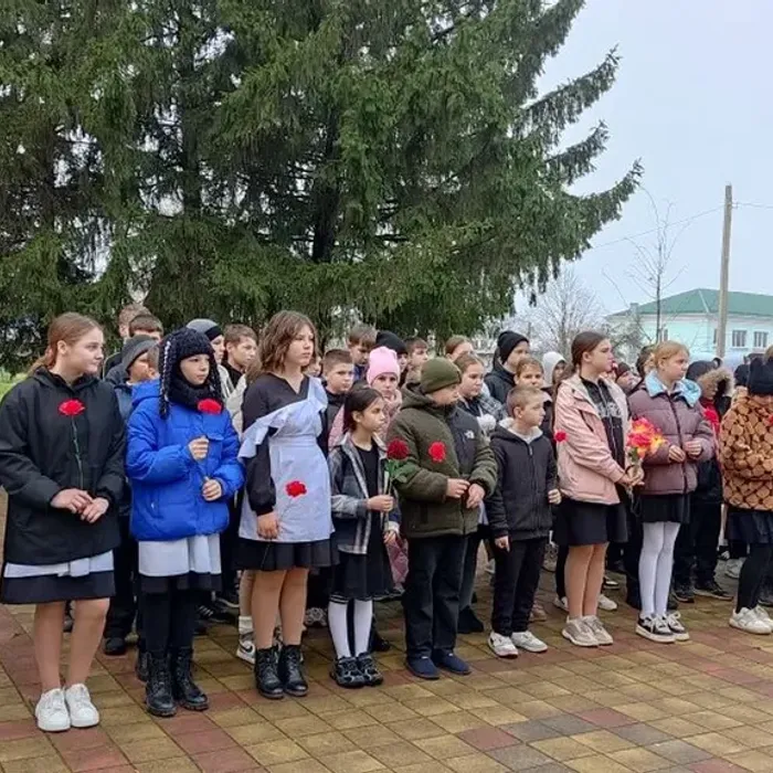 Имя твое неизвестно, подвиг твой бессмертен